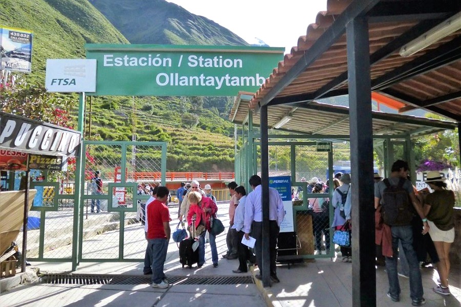 OLLANTAYTAMBO TRAIN STATION TO CUSCO